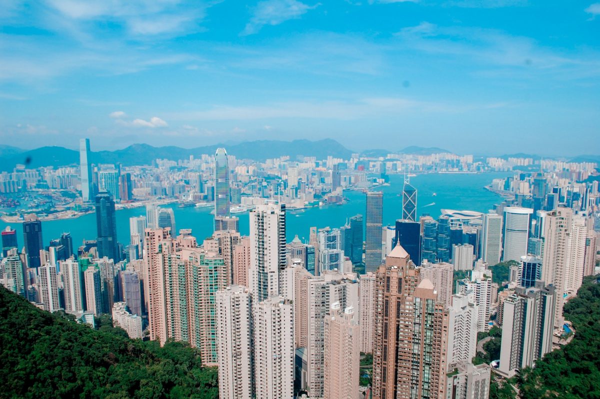 ALT="hongkong sky terrace view with a travel guide"
