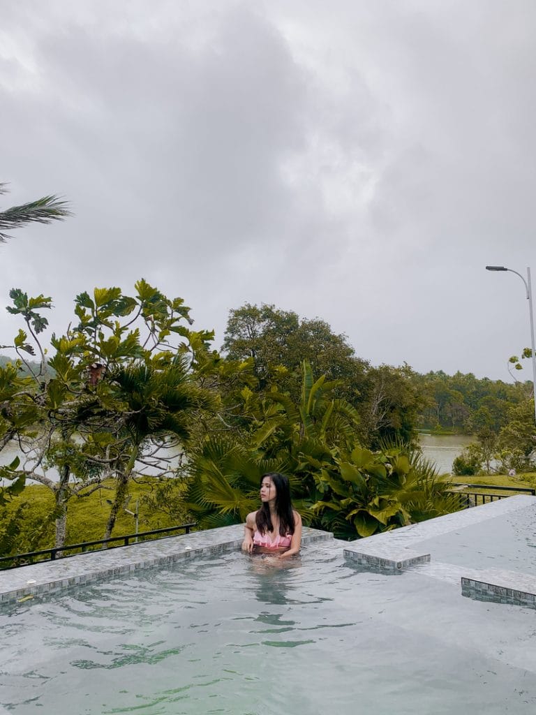 swimming pool baliraya laguna