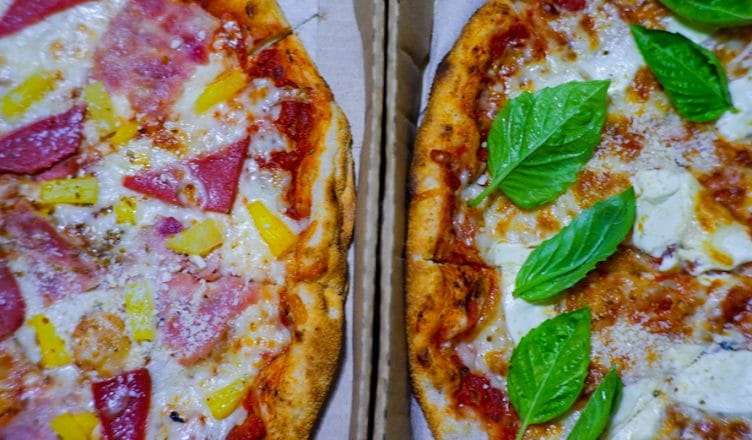 red house pizza delivery service