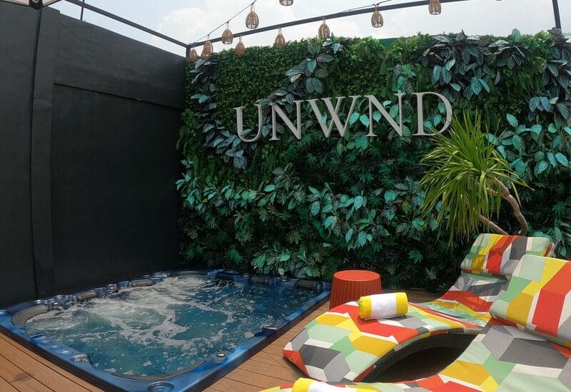 unwnd lux hostel in makati