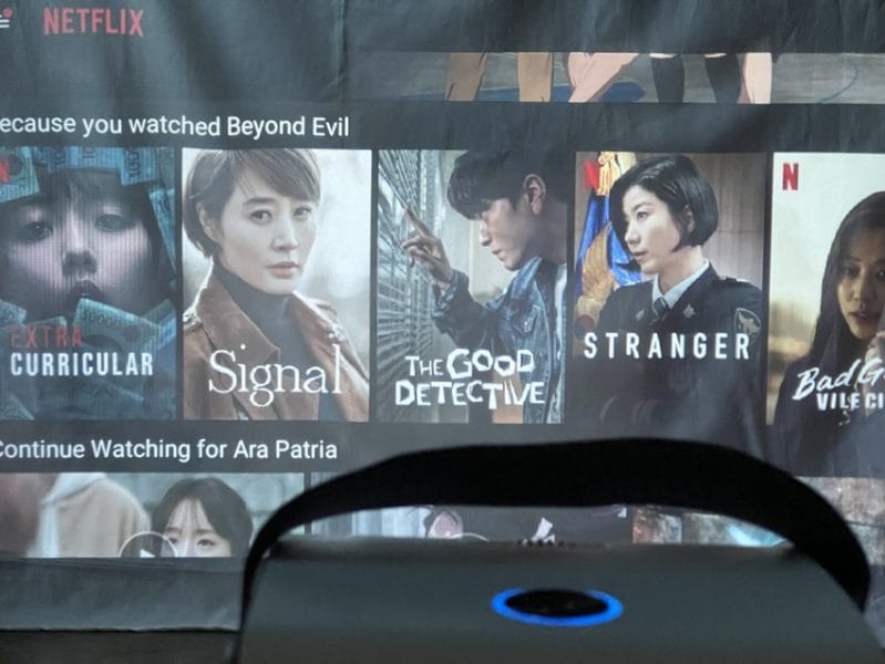 a set of kdrams in a projector