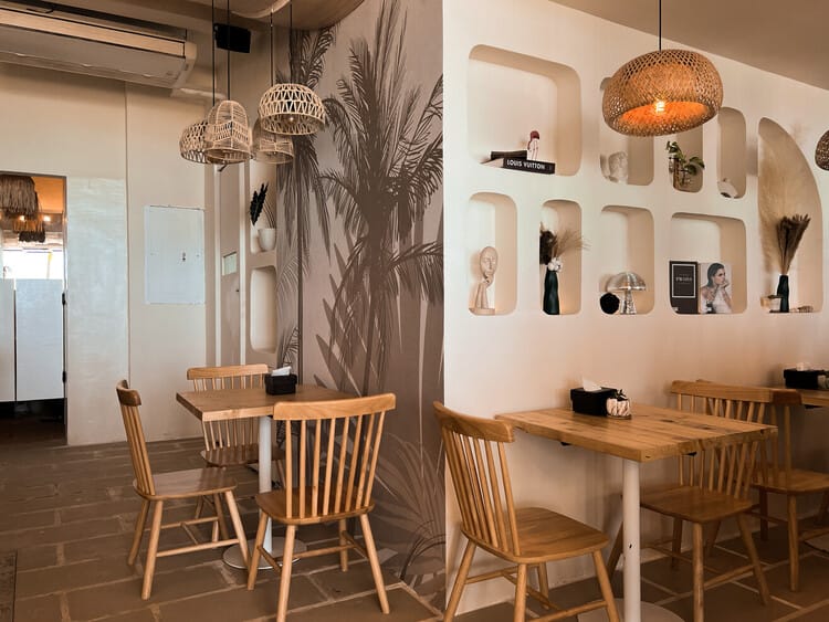 interiors at aplaya beach bar boracay