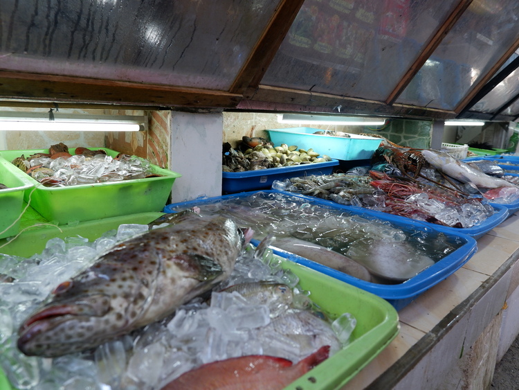 fresh seafood wet market in boracay