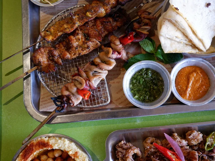 meze wrap platter with hummus