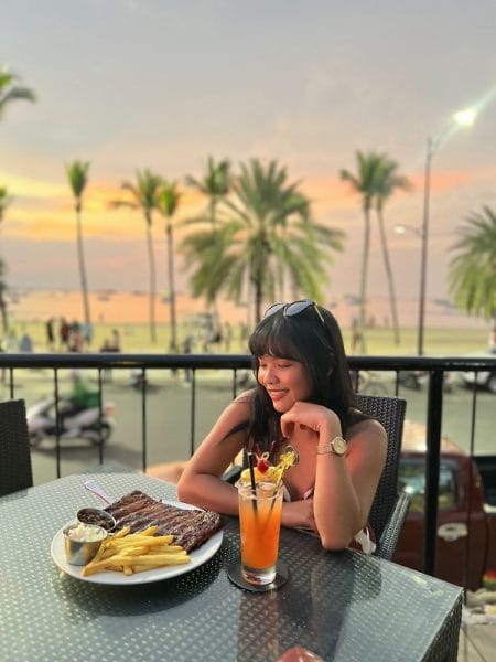 sunset dining experience at hard rock cafe