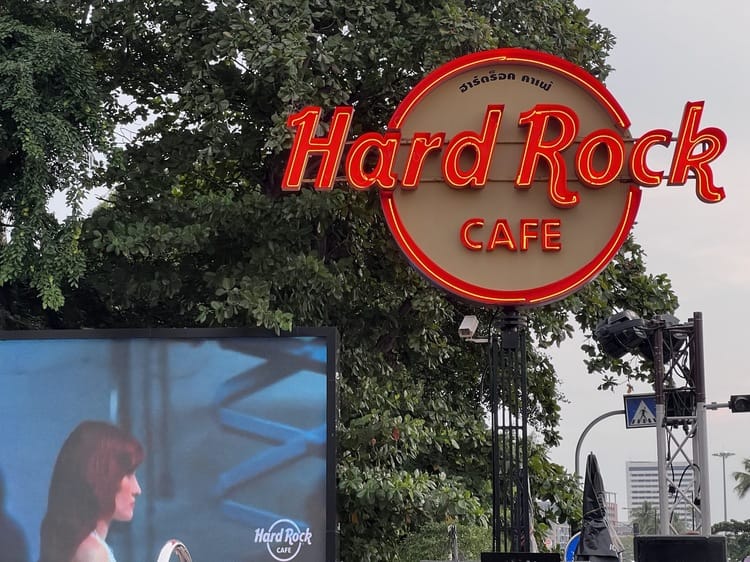 hard rock cafe pattaya best cafe for sunset