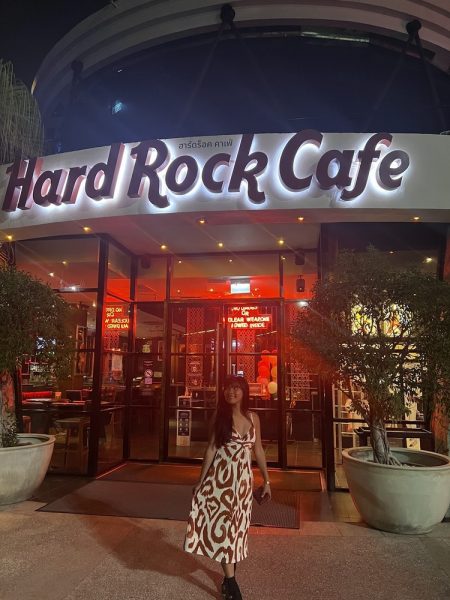 live entertainment at hard rock cafe pattaya thailand